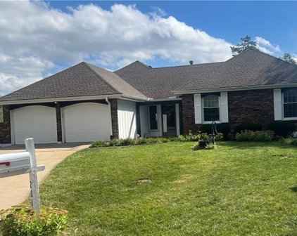 201 NE Oak Tree Circle, Lee's Summit