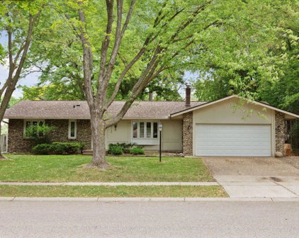 13596 Fairlawn Avenue, Apple Valley