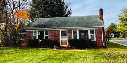 1420 N Main St, Hampstead