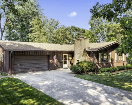615 W State Street, North Aurora