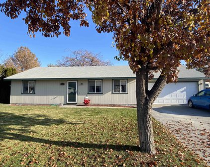 3030 Chicory Dr, West Richland