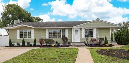 30 Columbia Road, Hicksville