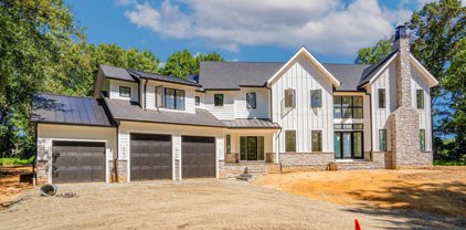 1405 Le Boutillier Rd, Malvern