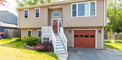 35 Stephanie  Court, Warwick