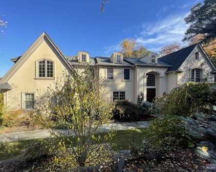 99 West Hill Road, Woodcliff Lake