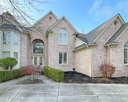 43279 TUSCANY, Sterling Heights