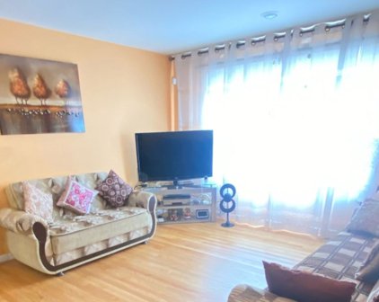 8955 Bronx Avenue Unit #1E, Skokie