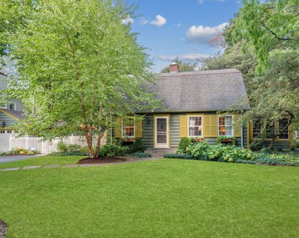 2701 Woodland Road, Evanston