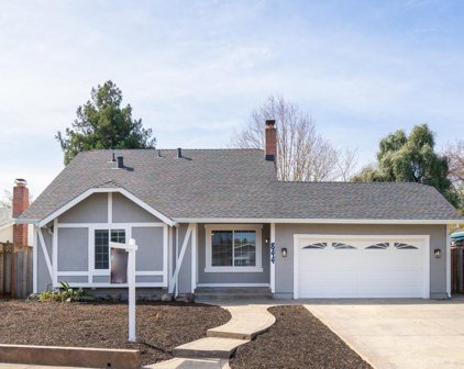 844 Daniel Drive, Petaluma
