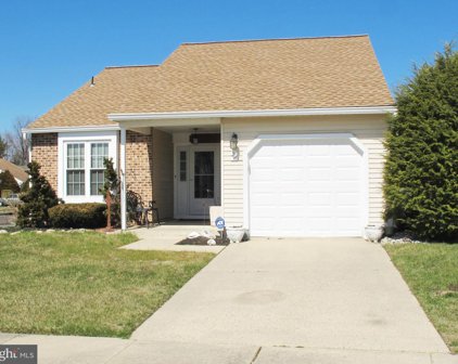 2 Hamilton Ct, Mount Laurel
