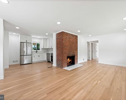 9407 Wellington St, Lanham