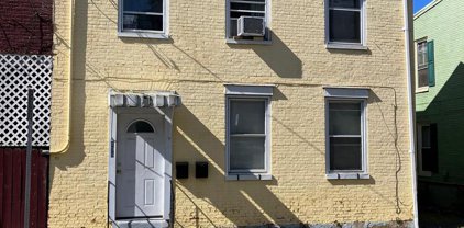 106 Columbia St, Cumberland