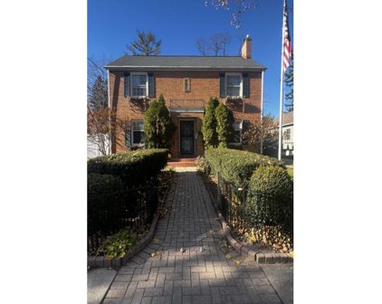 812 South 9th Street, Watertown