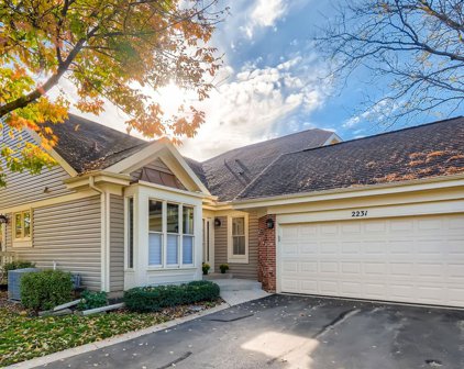 2231 N Lake Shore Circle, Arlington Heights