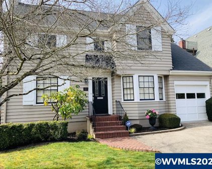 725 High St