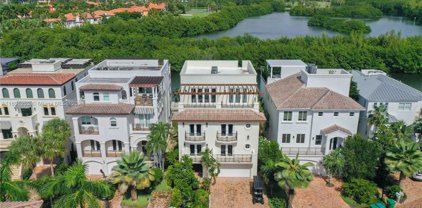 5848 Paradise Point Dr, Palmetto Bay