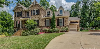713 Woodcliff  Court, Marvin
