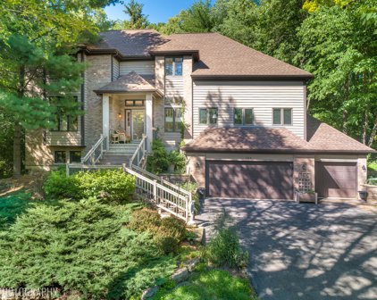 725 Harper Drive, Algonquin