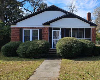 819 ACADEMY Avenue, Waynesboro