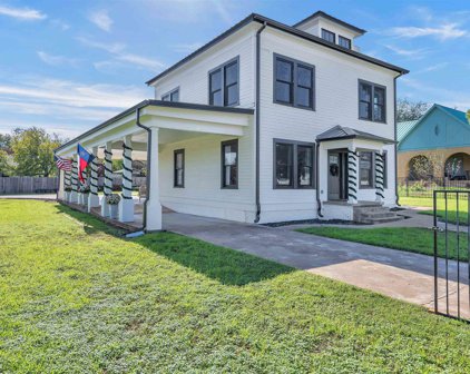 404 W Sandstone Street, Llano