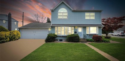 42 Liszt Street, Hicksville