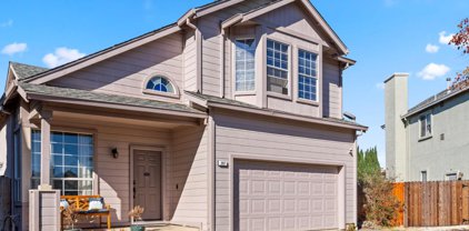 207 Filbert Court, Suisun City