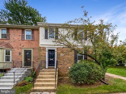 9689 Lindenbrook St, Fairfax