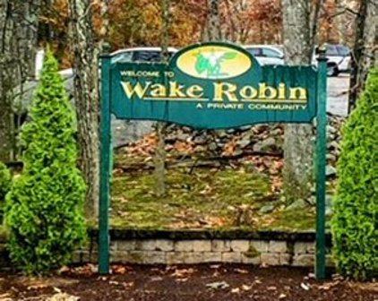 5 Wake Robin Road Unit 203, Lincoln