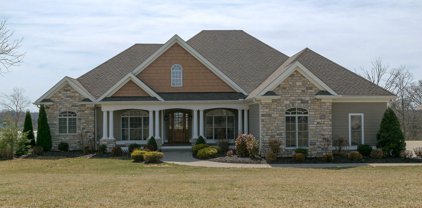 1010 Yager Ln, La Grange