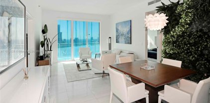 950 Brickell Bay Dr Unit #4905, Miami