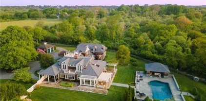 664 Third Beach  Road, Middletown