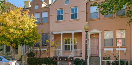 135 Pacchetti Way, Mountain View