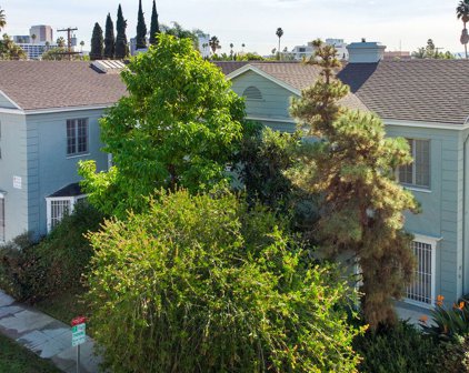 168 N Arnaz Dr, Beverly Hills