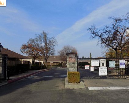 846 Villa Ter, Brentwood