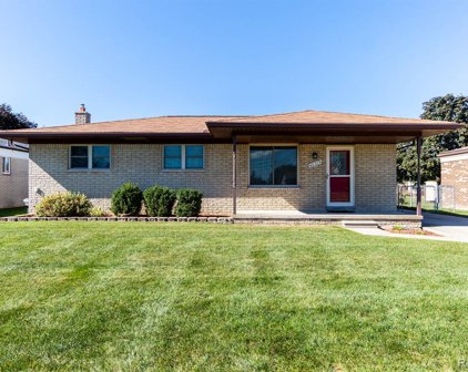 40315 WALTER, Sterling Heights