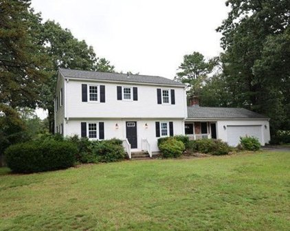 80 King Philip Dr, Longmeadow