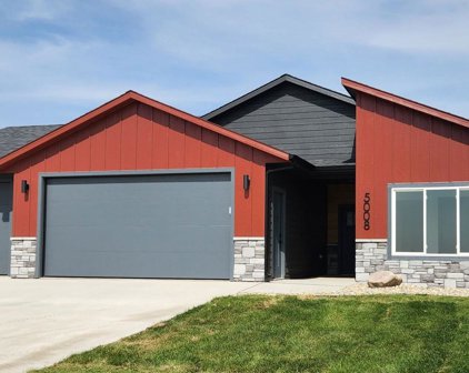 5008 E 65th St, Sioux Falls