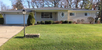 6344 THORNEYCROFT, Shelby Twp