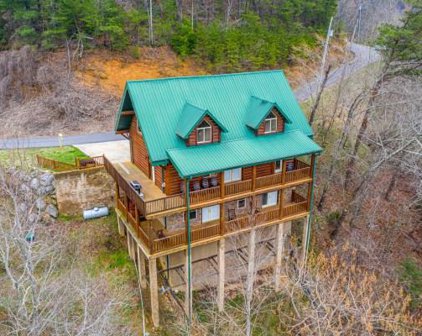 4430 New Pioneer Trail, Pigeon Forge