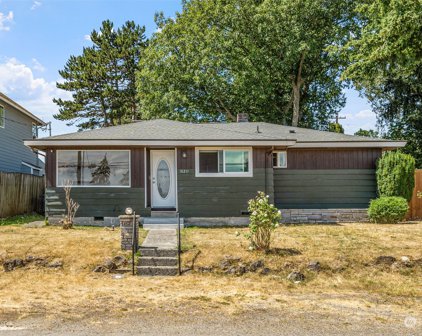 16211 9th Avenue SW, Burien