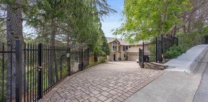 1025 Tournament DR, Hillsborough