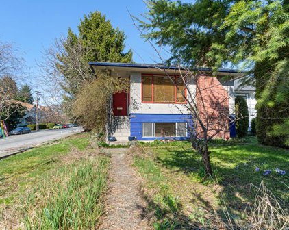 202 E 20th Street, North Vancouver