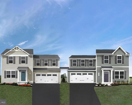 928 Raeann Dr, Greencastle