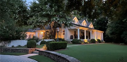 2420 Southers Circle, Suwanee