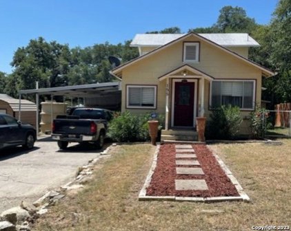 155 Cherokee Trl, Lakehills