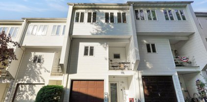 14 Grasmere Court, Staten Island