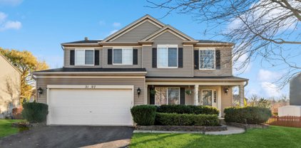 2107 Grand Pointe Trail, Aurora