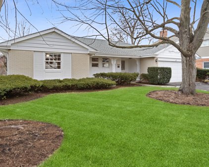 3121 Country Lane, Wilmette