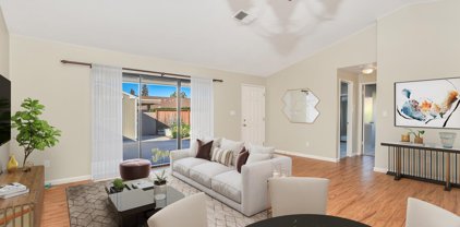 916 Villa Ter, Brentwood