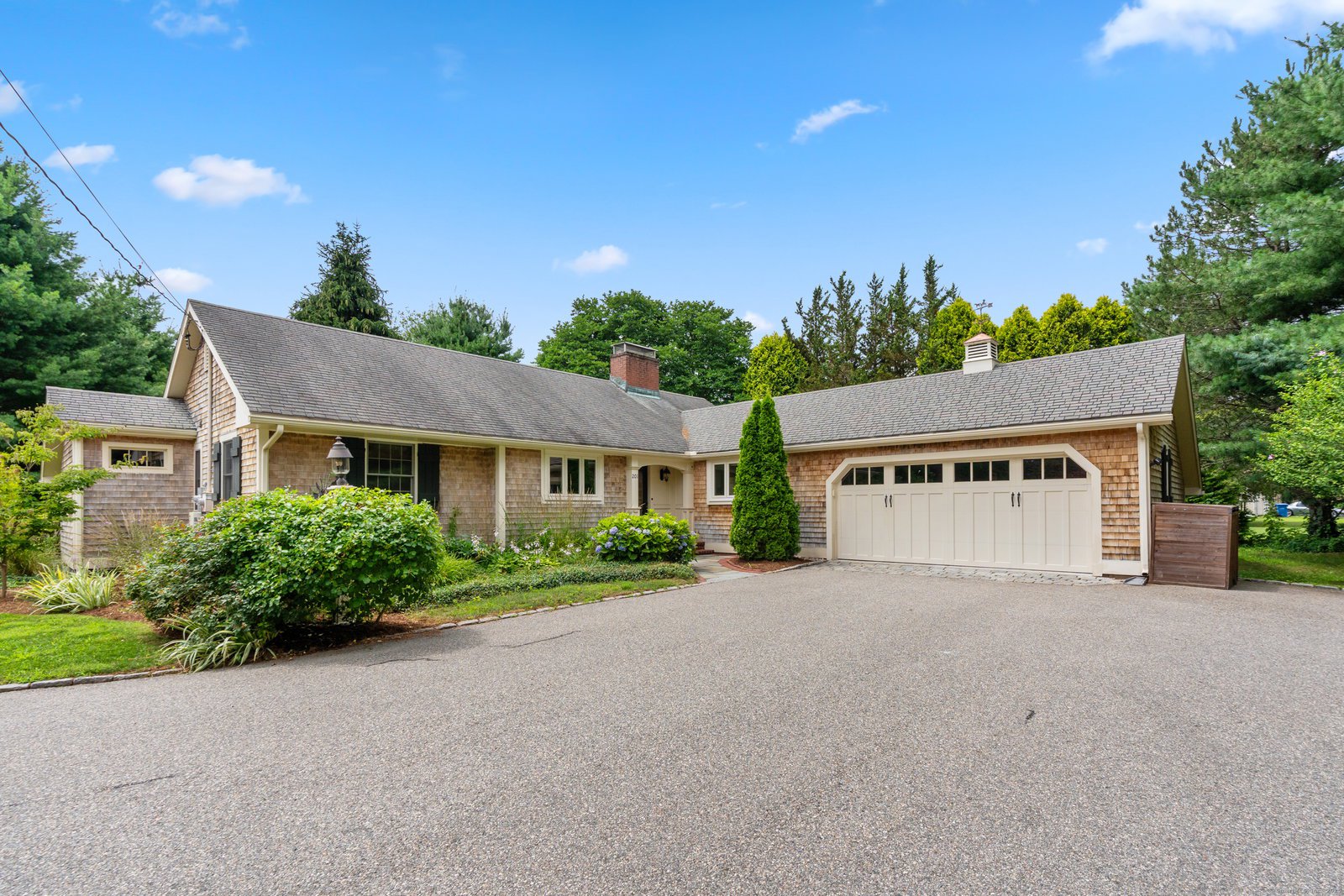 201 Robin Road, Glastonbury, 06033